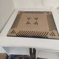 میز وسط و سه عدد گل میز