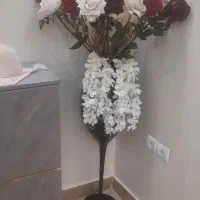 گلدان با گل