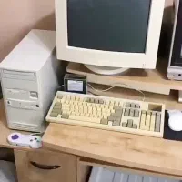 خرید کیس و مانتیور های قدیمی و از رده خارج