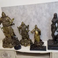 مجسمه برنزی سامورایی