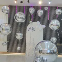 بادکنک آرایی مراسم تولد و جشن‌ها با قیمت مناسب