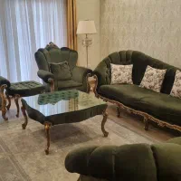 مبلمان ۸ نفره ، یک میز وسط ، دو میز عسلی