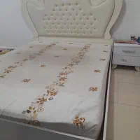 تخت خواب دونفره چوبی