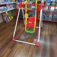 تاب کودک مانلی ایستاده