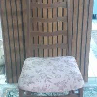 صندلی چوبی