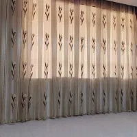پرده بزرگ پذیرایی