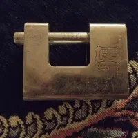قفل کتابی