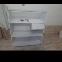 کتابخانه وپیشخوان