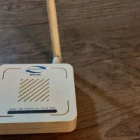 یک دستگاه مودم