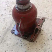 یک عدد جک 50 تن به بالا