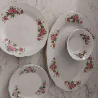 چینی گل قرمز