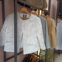 بازاریاب پوشاک زنانه برای تولیدی