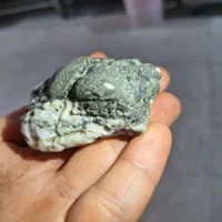 سنگ ب فروش میرسد