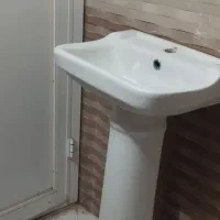 فروش دو عدد روشویی پایه دار