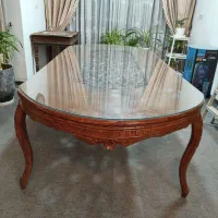 میز غذاخوری ۸نفره و موزه