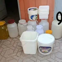 تعدادی دبه ضخیم  و سطل پنیر بزرگ  سطل برنج