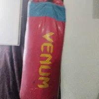 کیسه بوکس به همراه دستکش