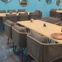 میز و صندلی رستوران دریایی روف گاردون