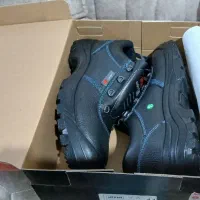 کفش کار و لباس کار