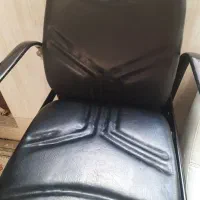 صندلی ادرای تمیز وسالم