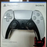 دسته ps5 و شارژر دسته ps5 به همراه یک هدیه