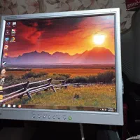 مانیتور 17اینچ کیس hp باcpu i5 موس  کارت گرافیک