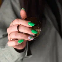 استخدام دستیار ناخن پادادشهر