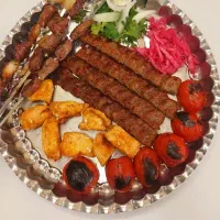 به یک شاگرد کار بلد در کبابی نیازمندیم