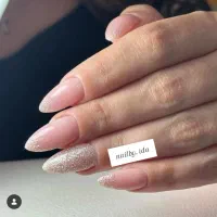 خدمات تخصصی ناخن با قیمت مناسب