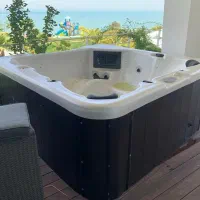 جکوزی فضای بیرون ۶ نفره