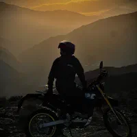 طبیعت گردی و کمپ با موتور
