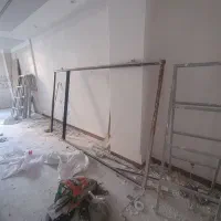 کمددیواری با فریم فلزی