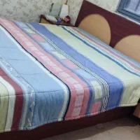 تخت خواب میز آرایش کناره