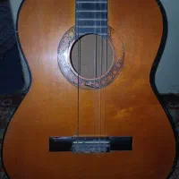 یک عدد گیتار توضیحات خوانده شود