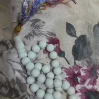 تسبیح خوشرنگ وخوش دست