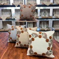 کوسن پانچ گلدوزی گالری خورشید