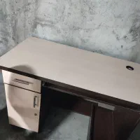میز کامپیوتر و مطالعه