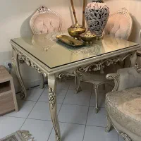 میز ۴ نفره نو با شیشه بدون صندلی