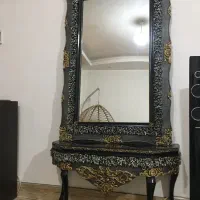 آینه و کنسول بسیار تمیز