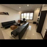 منشی و دفتردار خانم