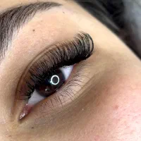 اکستنشن مژه و لیفت ابرو و مژه