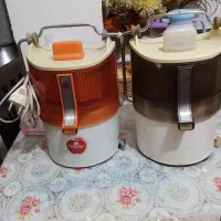 دو دستگاه ابمیوه گیری قدیمی