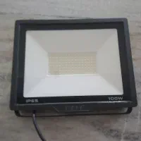 پروژکتور 100 وات