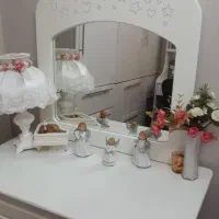 ویترین با دو کشو و میز آرایش با آینه کودک