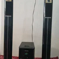 سیستم صوتی خانگی و یک عدد واکمن  قدیمی