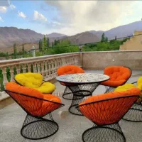 میز فلزی اتشدان صندلی چمنی مبل کالسکه باغی ویلا