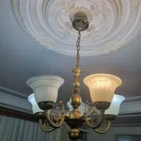 لوستر ۵ شاخه برنزی با کاسه شیشه‌ای