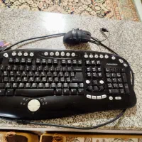 مانیتور و کیبوردو موس