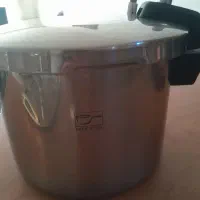 زودپز پارس استیل ۶ لیتری در حد نو