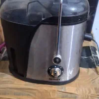 یک ابمیوه گیری و یک عدد یخچال موتور سالم